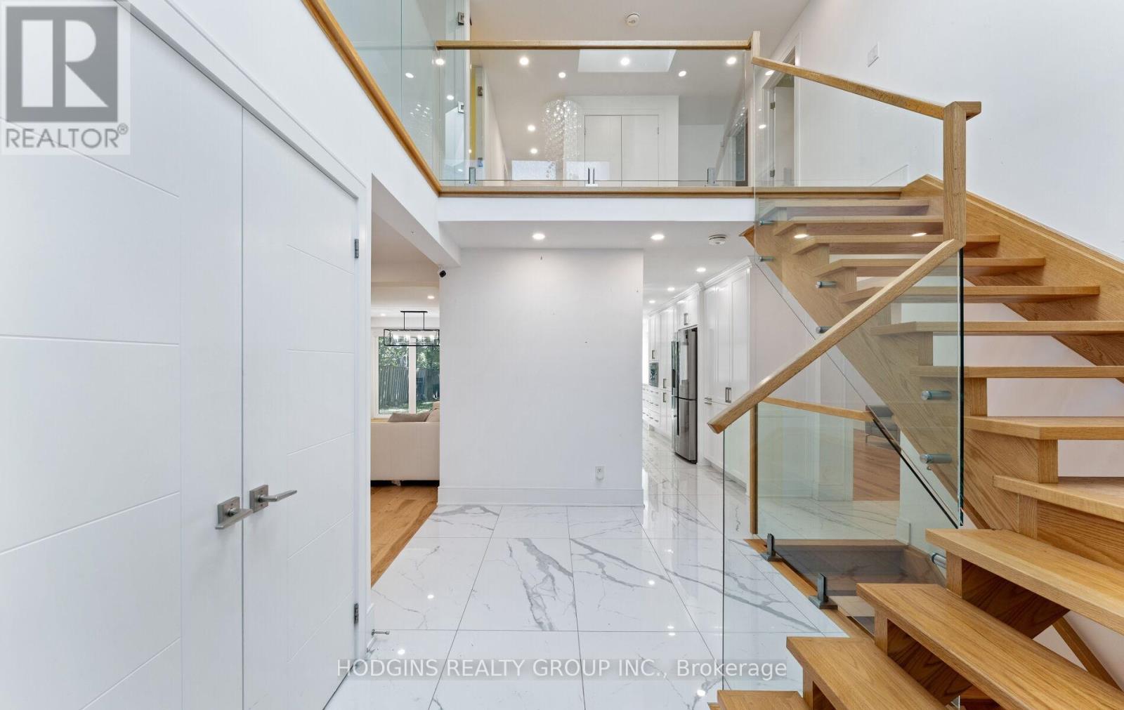 1670 Caverly Court, Mississauga, Ontario  L5L 3L7 - Photo 6 - W13012482