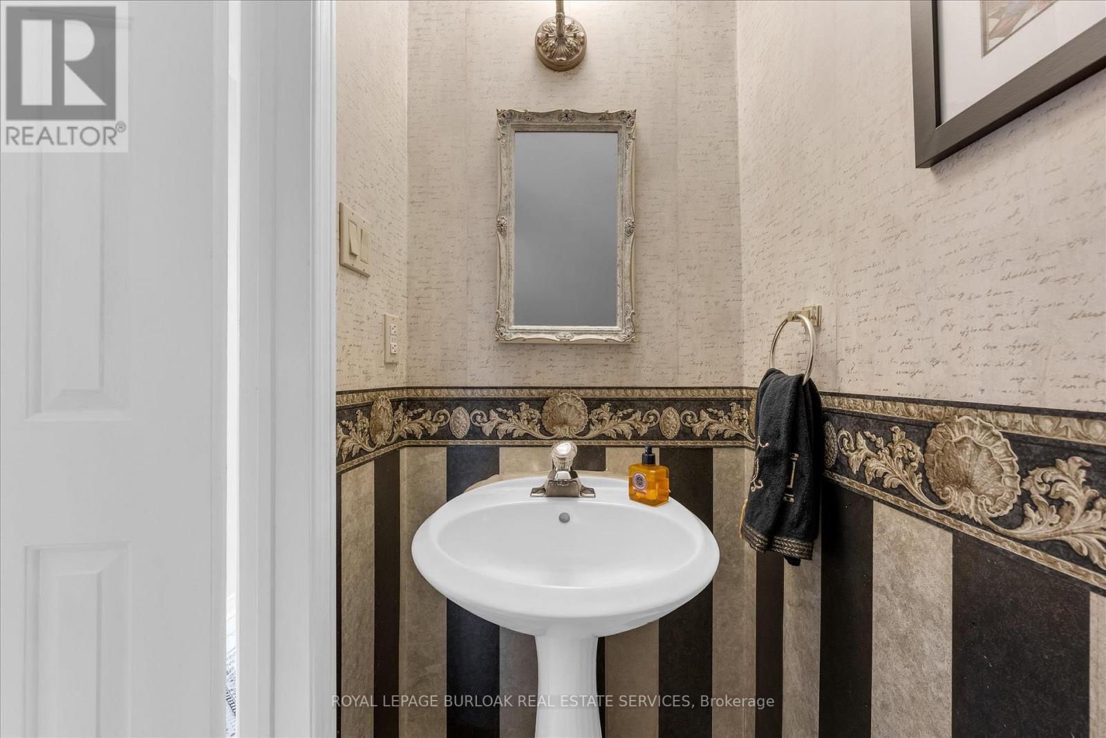 47 Windhaven Place, Oakville (Br Bronte), Ontario  L6L 6L1 - Photo 10 - W13012510