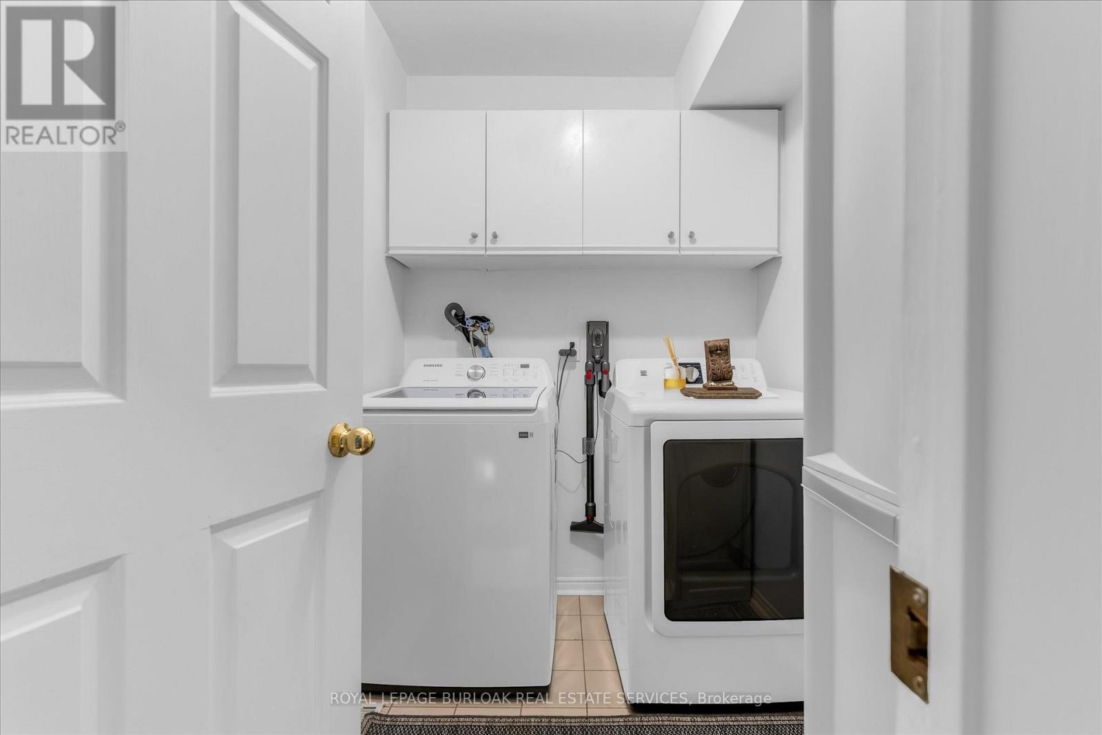 47 Windhaven Place, Oakville (Br Bronte), Ontario  L6L 6L1 - Photo 22 - W13012510