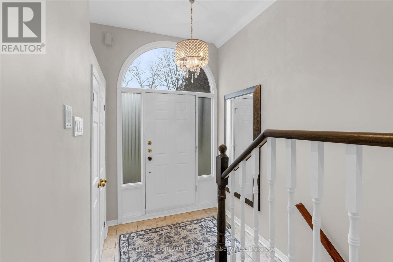 47 Windhaven Place, Oakville (Br Bronte), Ontario  L6L 6L1 - Photo 4 - W13012510