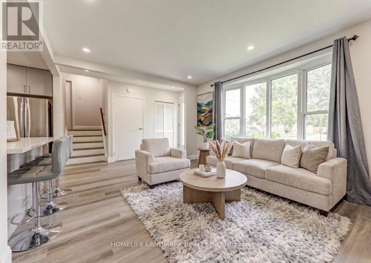 25 Secroft Crescent, Toronto (Black Creek), Ontario  M3N 1R5 - Photo 10 - W13012514