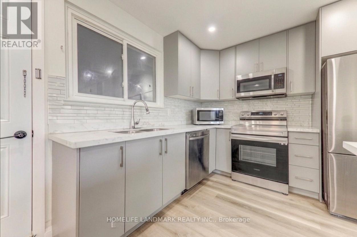 25 Secroft Crescent, Toronto (Black Creek), Ontario  M3N 1R5 - Photo 5 - W13012514