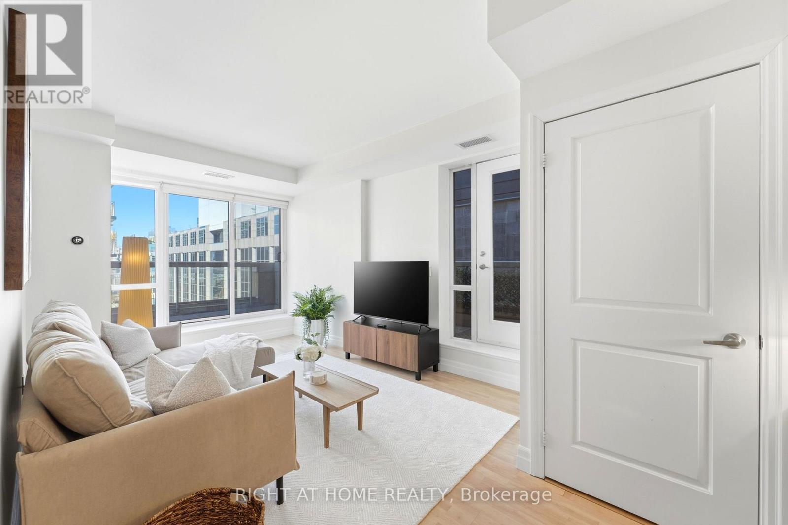 Lph13 - 15 Stafford Street, Toronto, Ontario  M5V 3X6 - Photo 15 - C12576856