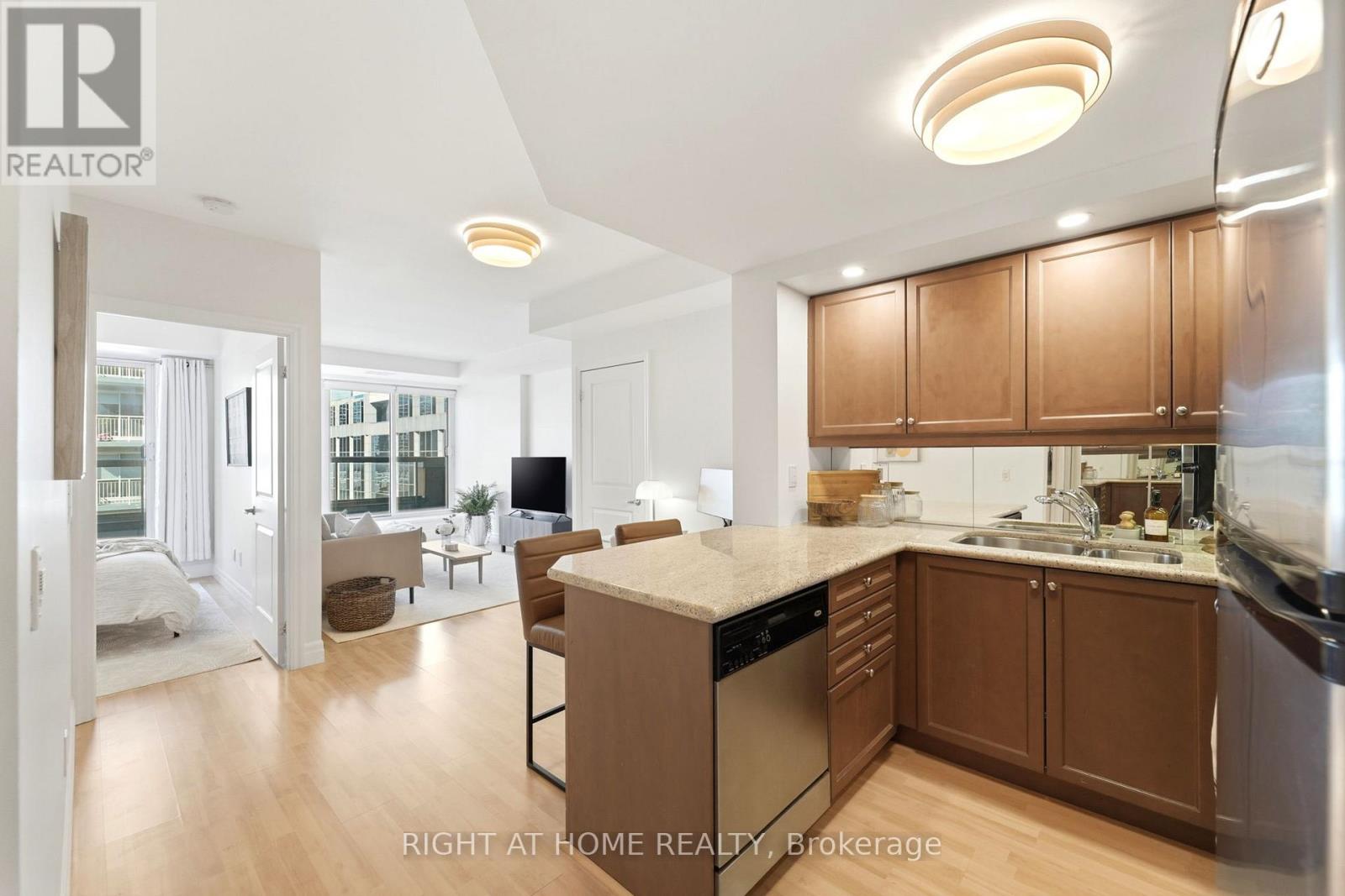 Lph13 - 15 Stafford Street, Toronto, Ontario  M5V 3X6 - Photo 12 - C12576856