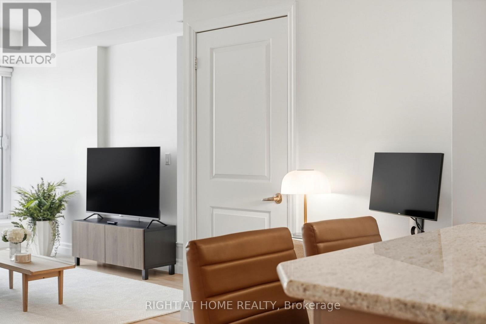 Lph13 - 15 Stafford Street, Toronto, Ontario  M5V 3X6 - Photo 7 - C12576856