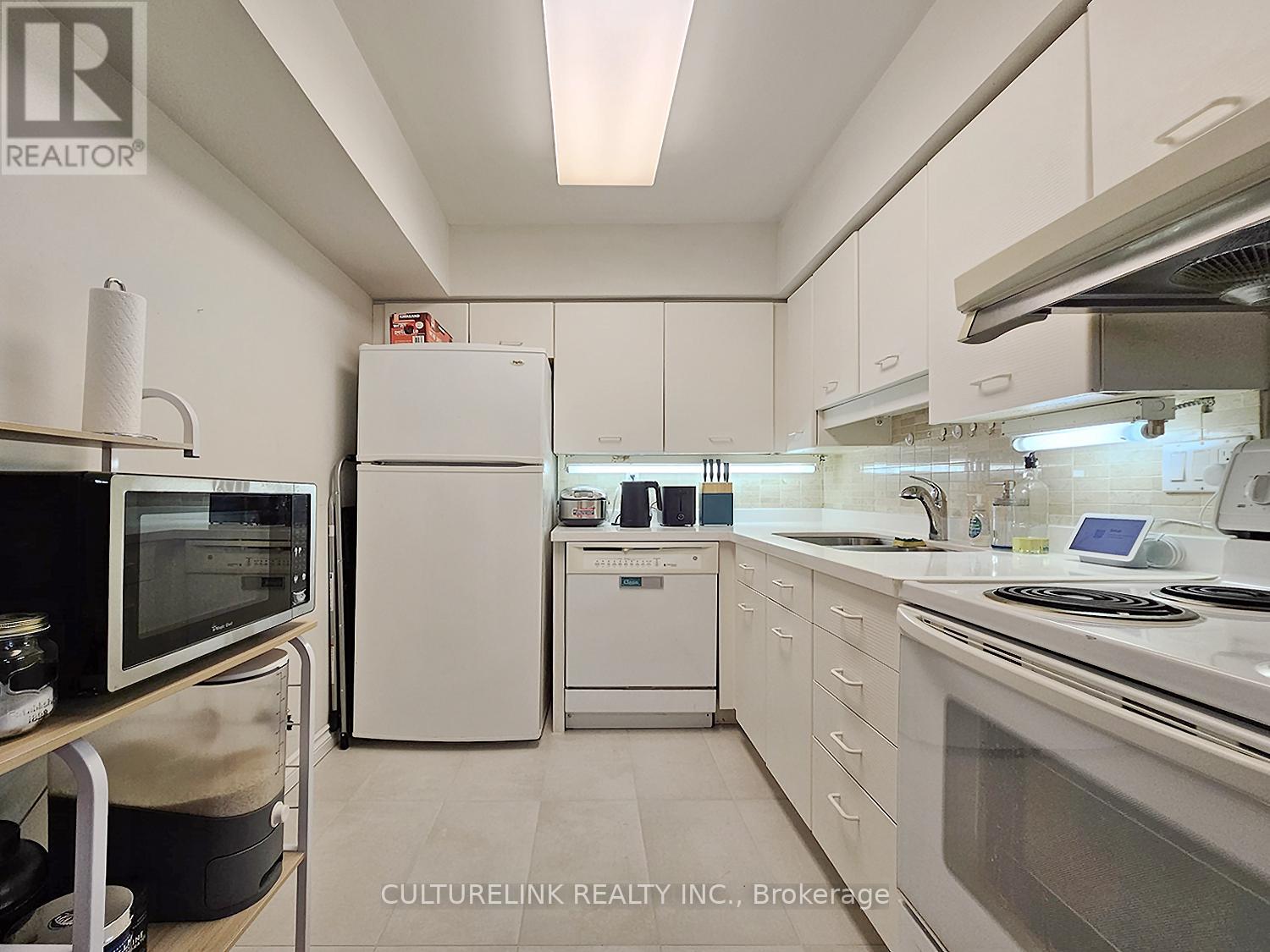 2215 - 30 Greenfield Avenue, Toronto, Ontario  M2N 6N3 - Photo 6 - C12904548