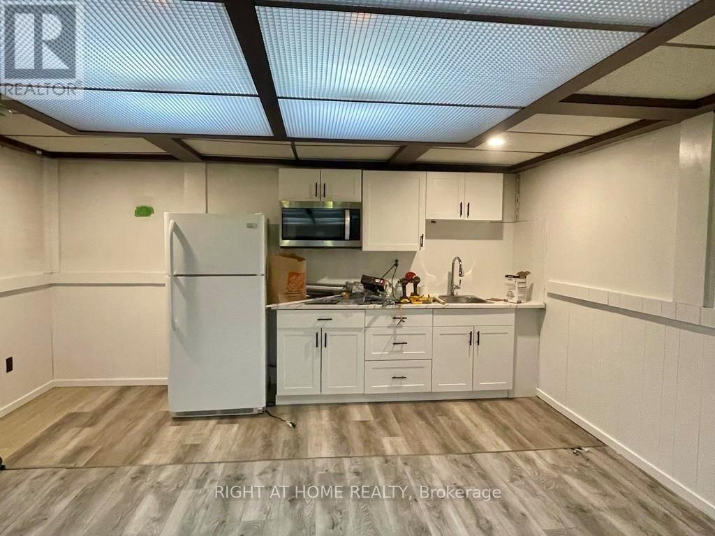 21 Mitre Place, Toronto, Ontario  M9R 3C5 - Photo 27 - W13011668