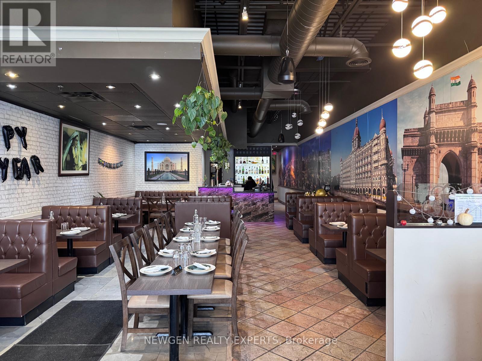 2525 HAMPSHIRE GATE, Oakville, Ontario