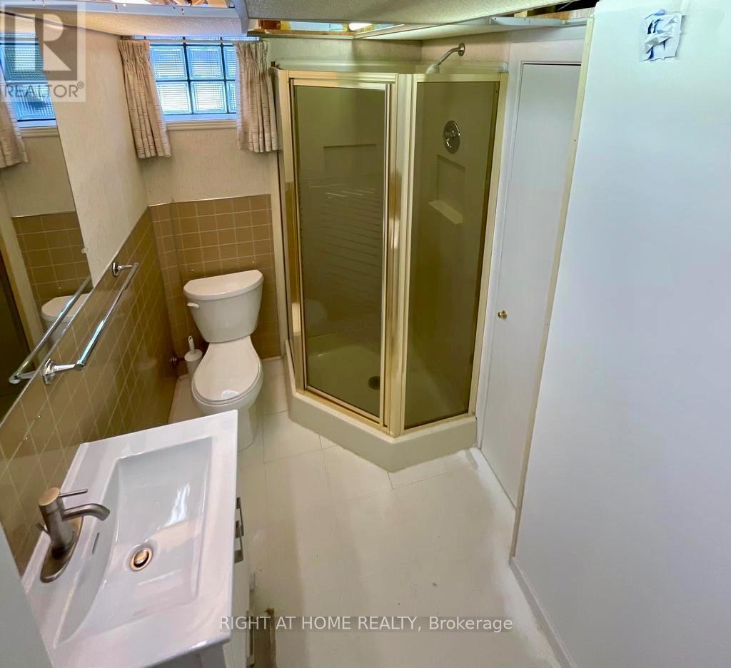 21 Mitre Place, Toronto, Ontario  M9R 3C5 - Photo 38 - W13011668