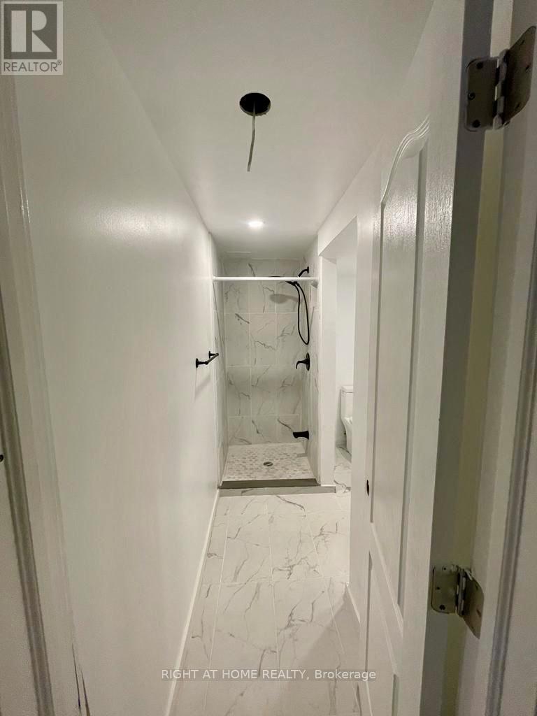 21 Mitre Place, Toronto, Ontario  M9R 3C5 - Photo 30 - W13011668