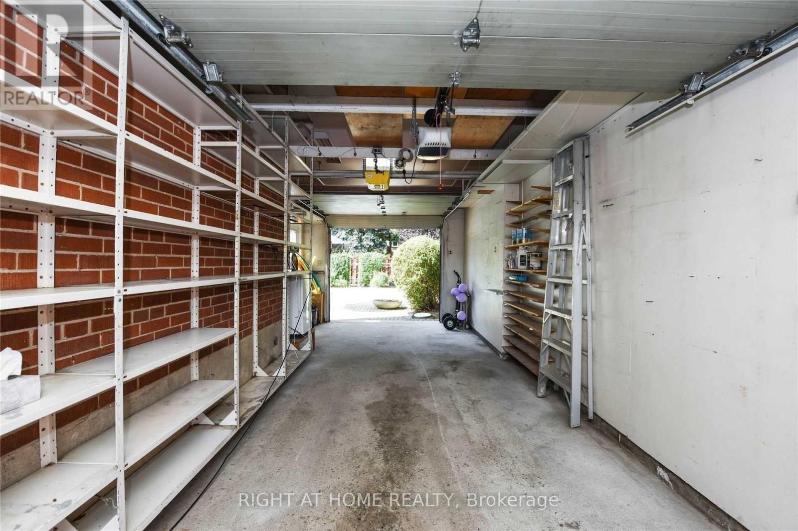 21 Mitre Place, Toronto, Ontario  M9R 3C5 - Photo 39 - W13011668