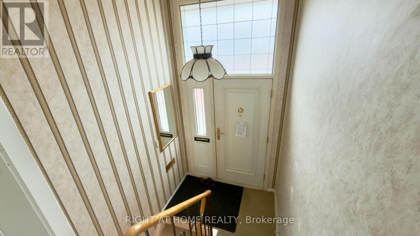 21 Mitre Place, Toronto, Ontario  M9R 3C5 - Photo 5 - W13011668