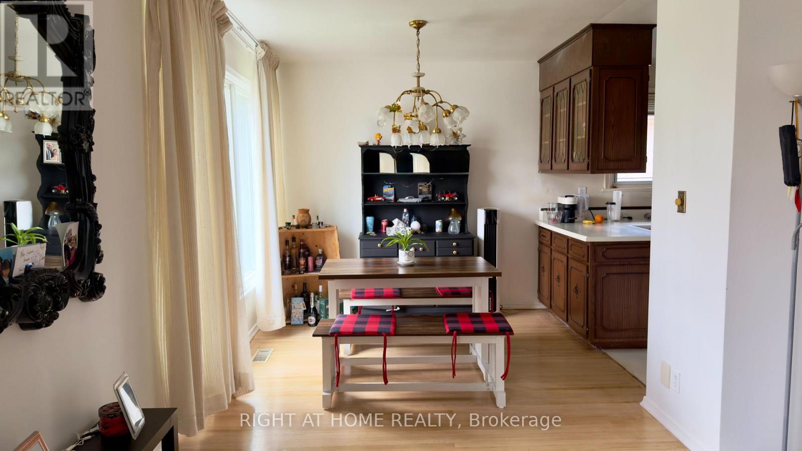 21 Mitre Place, Toronto, Ontario  M9R 3C5 - Photo 9 - W13011668