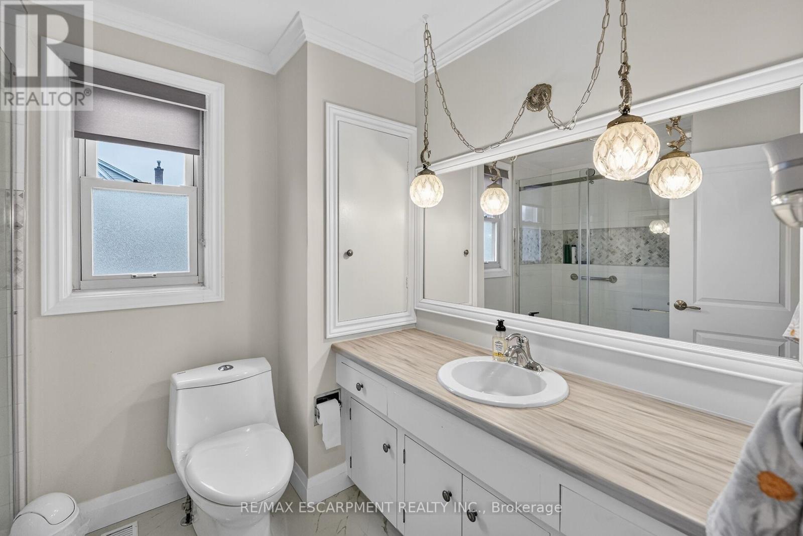 56 West 1st Street, Hamilton (Buchanan), Ontario  L9C 3C1 - Photo 10 - X13012182