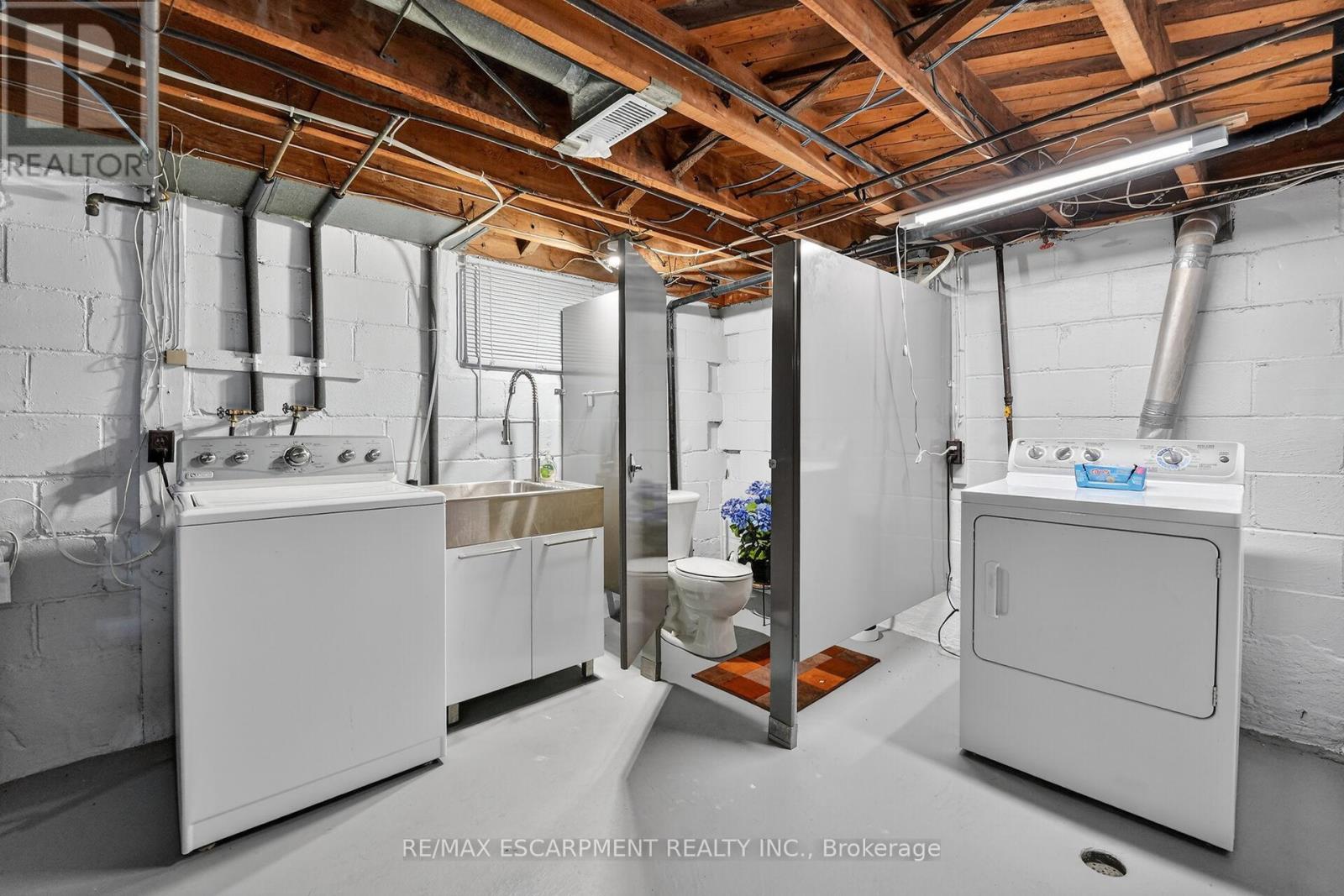 56 West 1st Street, Hamilton (Buchanan), Ontario  L9C 3C1 - Photo 15 - X13012182