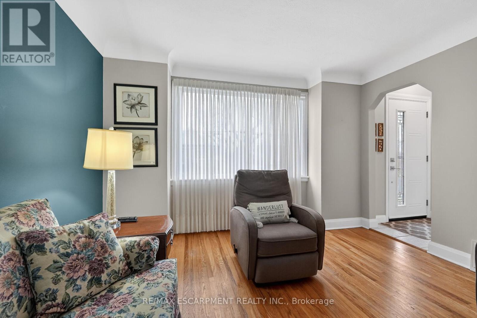 56 West 1st Street, Hamilton (Buchanan), Ontario  L9C 3C1 - Photo 3 - X13012182