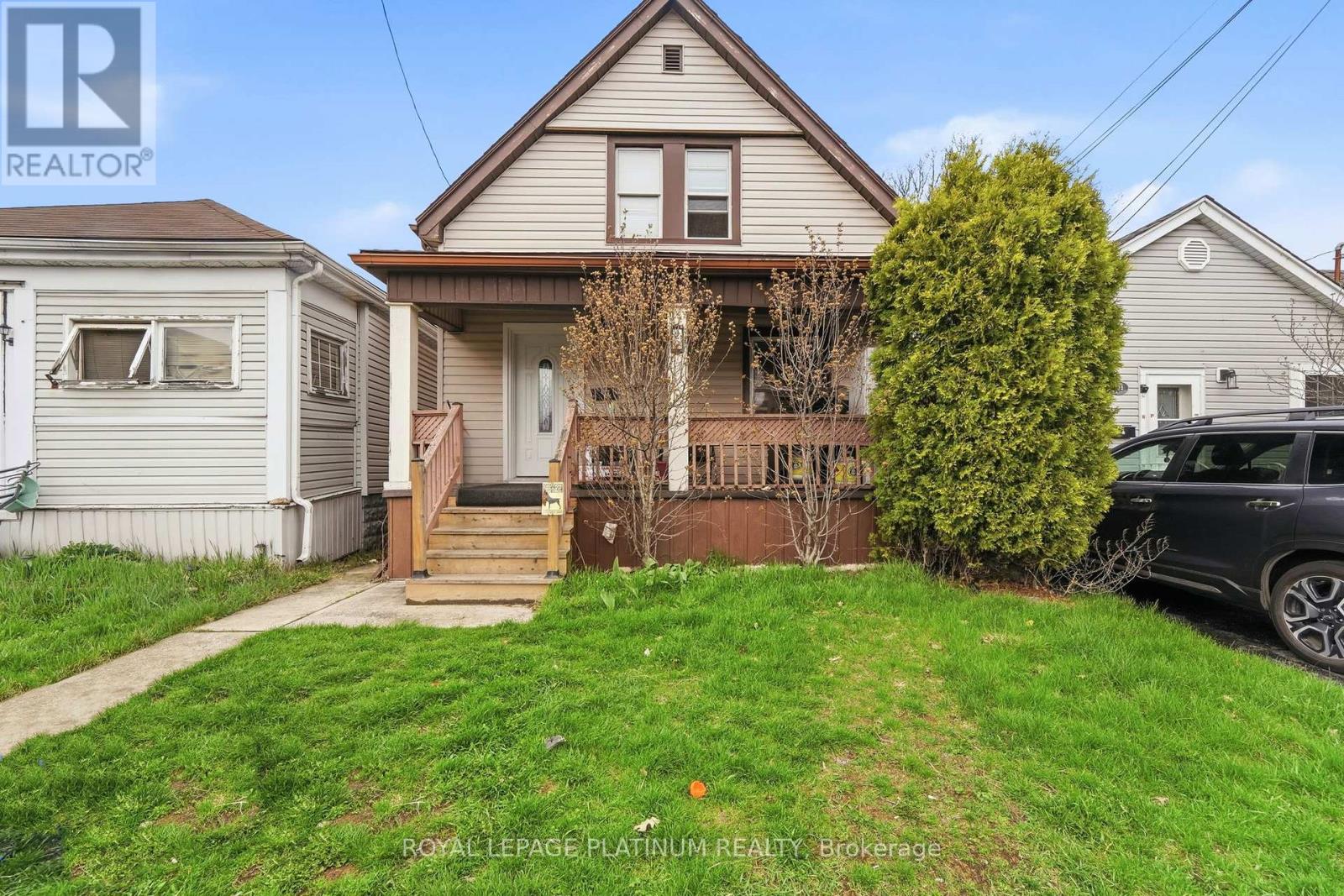 99 ROBINS AVENUE, hamilton (crown point), Ontario