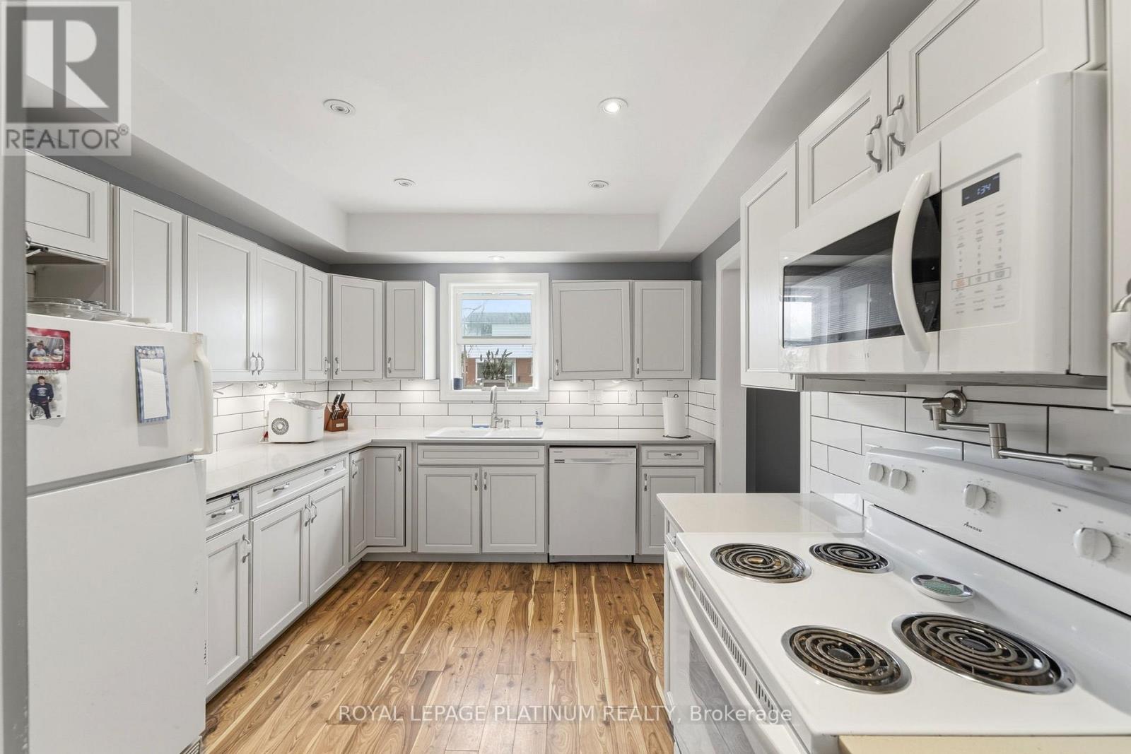 99 Robins Avenue, Hamilton (Crown Point), Ontario  L8H 4N5 - Photo 10 - X13012186