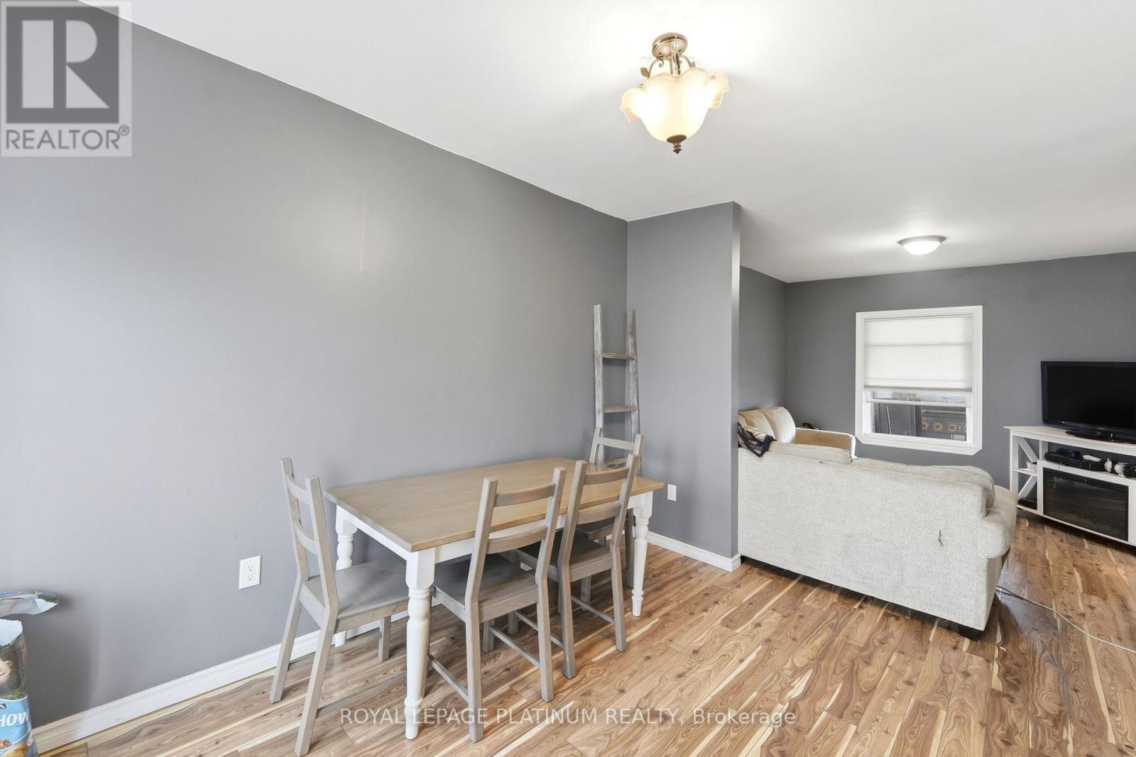 99 Robins Avenue, Hamilton (Crown Point), Ontario  L8H 4N5 - Photo 13 - X13012186