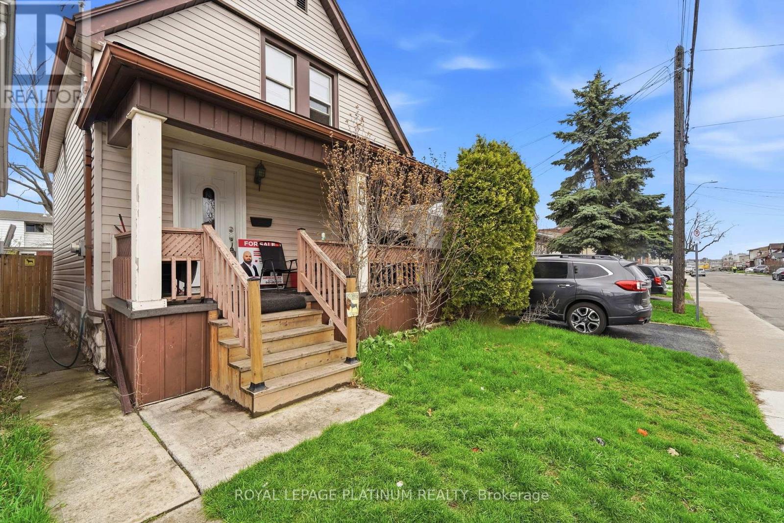 99 Robins Avenue, Hamilton (Crown Point), Ontario  L8H 4N5 - Photo 2 - X13012186