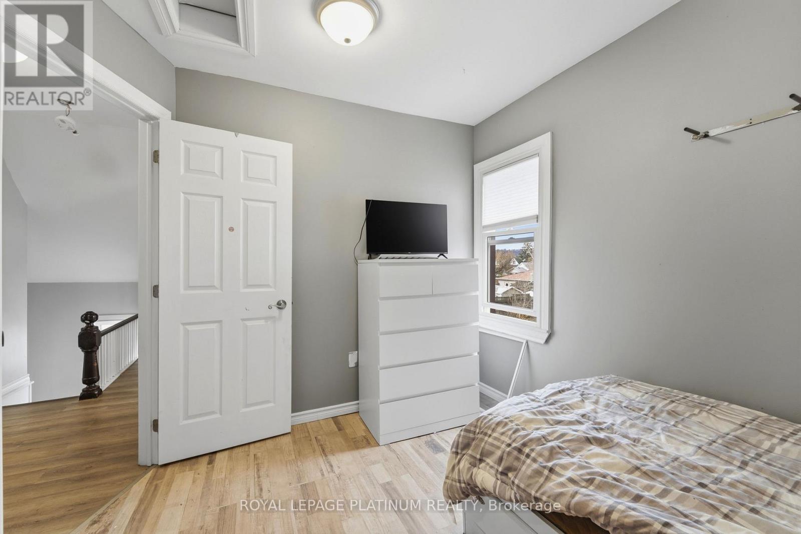 99 Robins Avenue, Hamilton (Crown Point), Ontario  L8H 4N5 - Photo 21 - X13012186