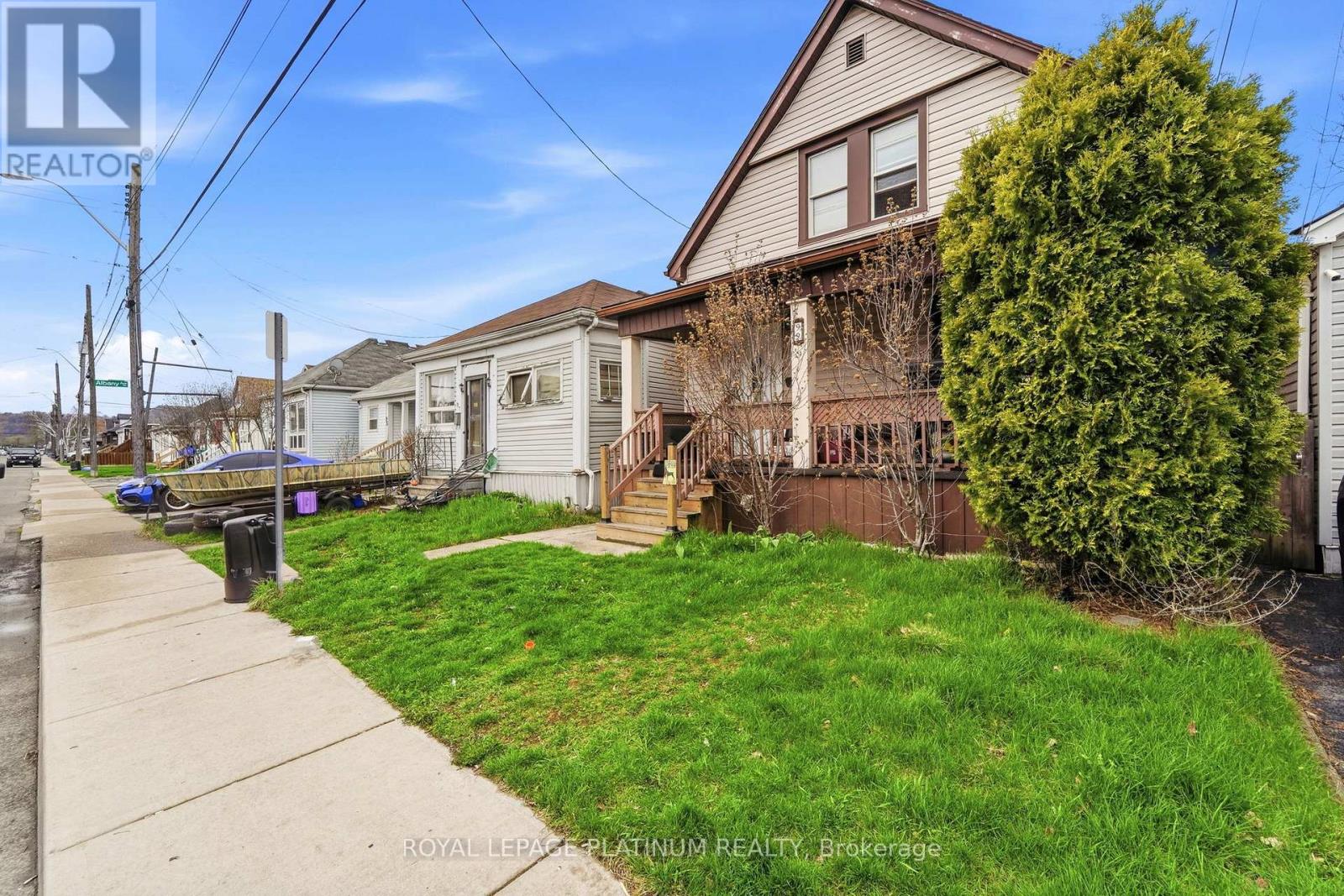 99 Robins Avenue, Hamilton (Crown Point), Ontario  L8H 4N5 - Photo 3 - X13012186