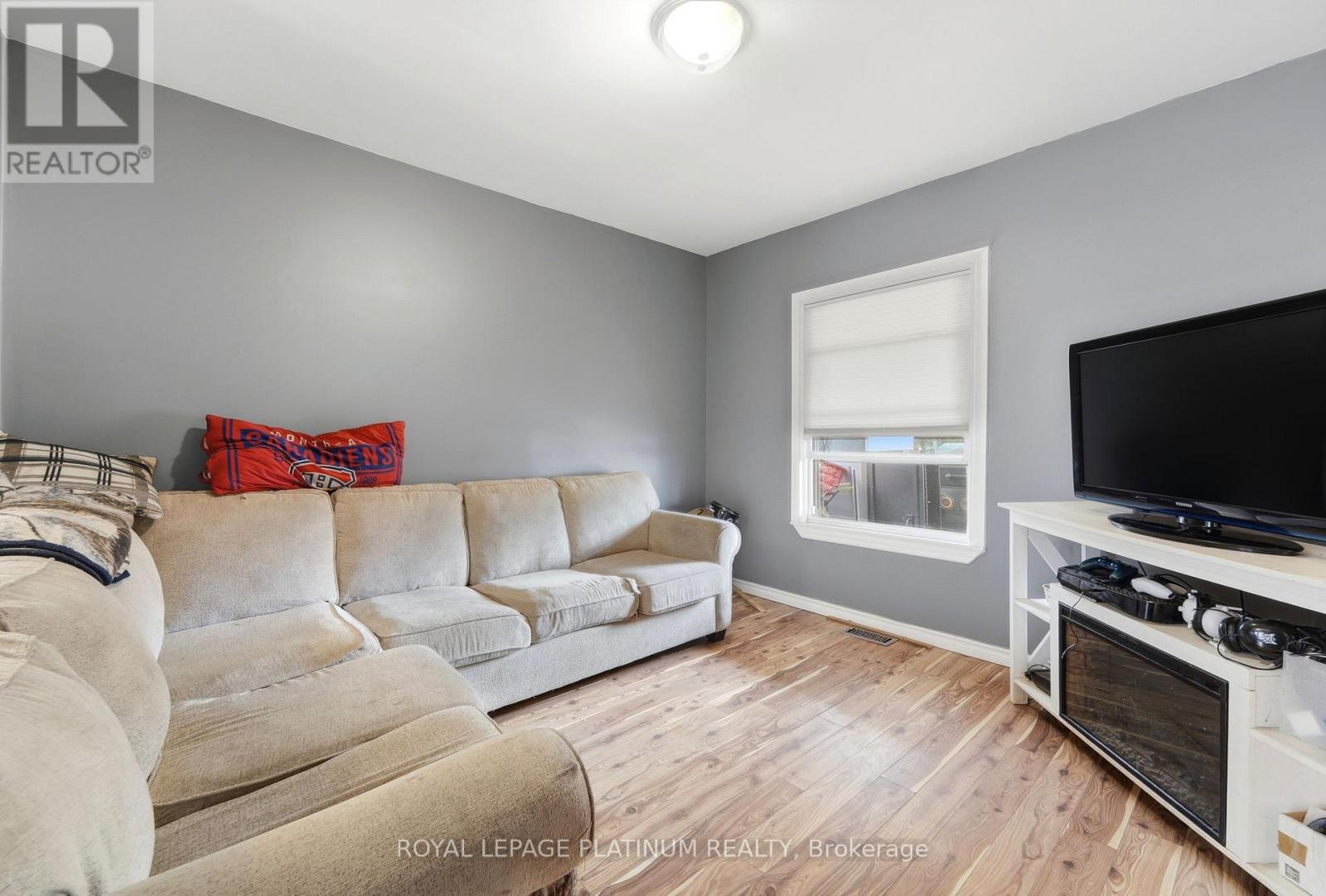 99 Robins Avenue, Hamilton (Crown Point), Ontario  L8H 4N5 - Photo 6 - X13012186