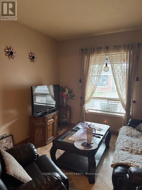 1 Somerset Avenue, Hamilton (Stipley), Ontario  L8L 2L4 - Photo 3 - X13012200