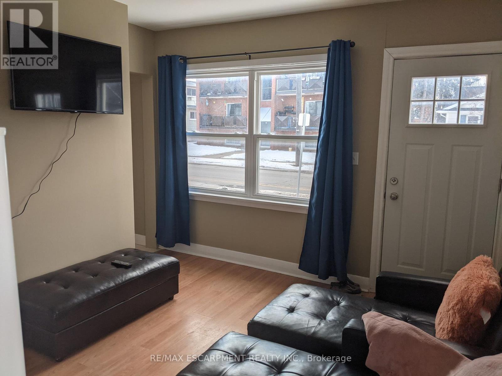 4 - 63 Pelham Road E, St. Catharines, Ontario  L2S 1R6 - Photo 6 - X13012496