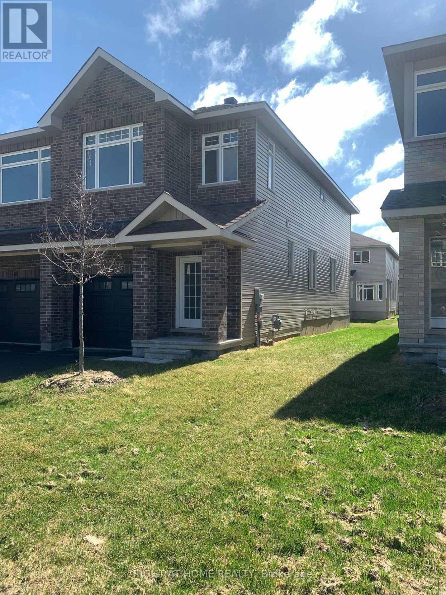 16 Wylie Way, Carleton Place, Ontario  K7C 0C4 - Photo 2 - X12994014