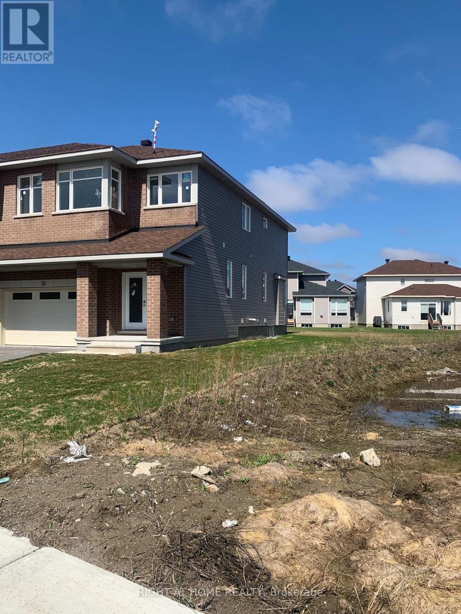 35 Wylie Way, Carleton Place, Ontario  K7C 0C4 - Photo 2 - X12993870