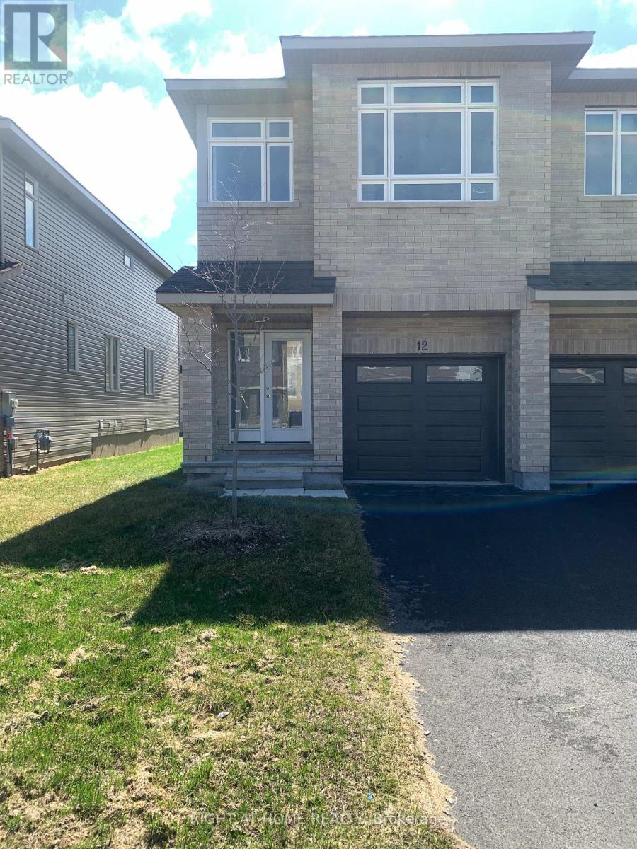 12 WYLIE WAY, Carleton Place, Ontario