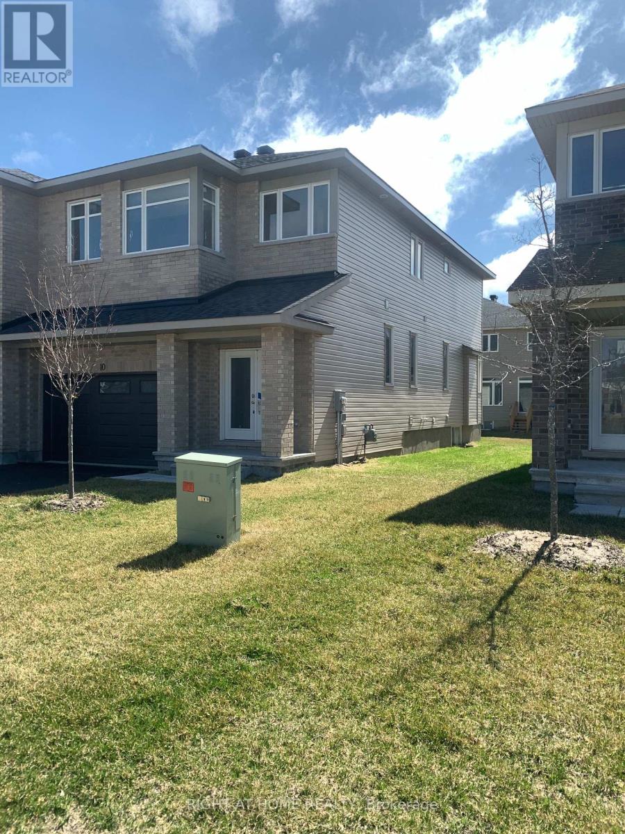 10 Wylie Way, Carleton Place, Ontario  K7C 0C4 - Photo 2 - X12994022