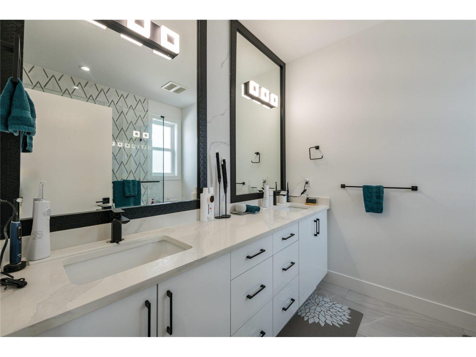 16737 15a Avenue, Surrey, British Columbia  V3S 9X7 - Photo 15 - R3111614