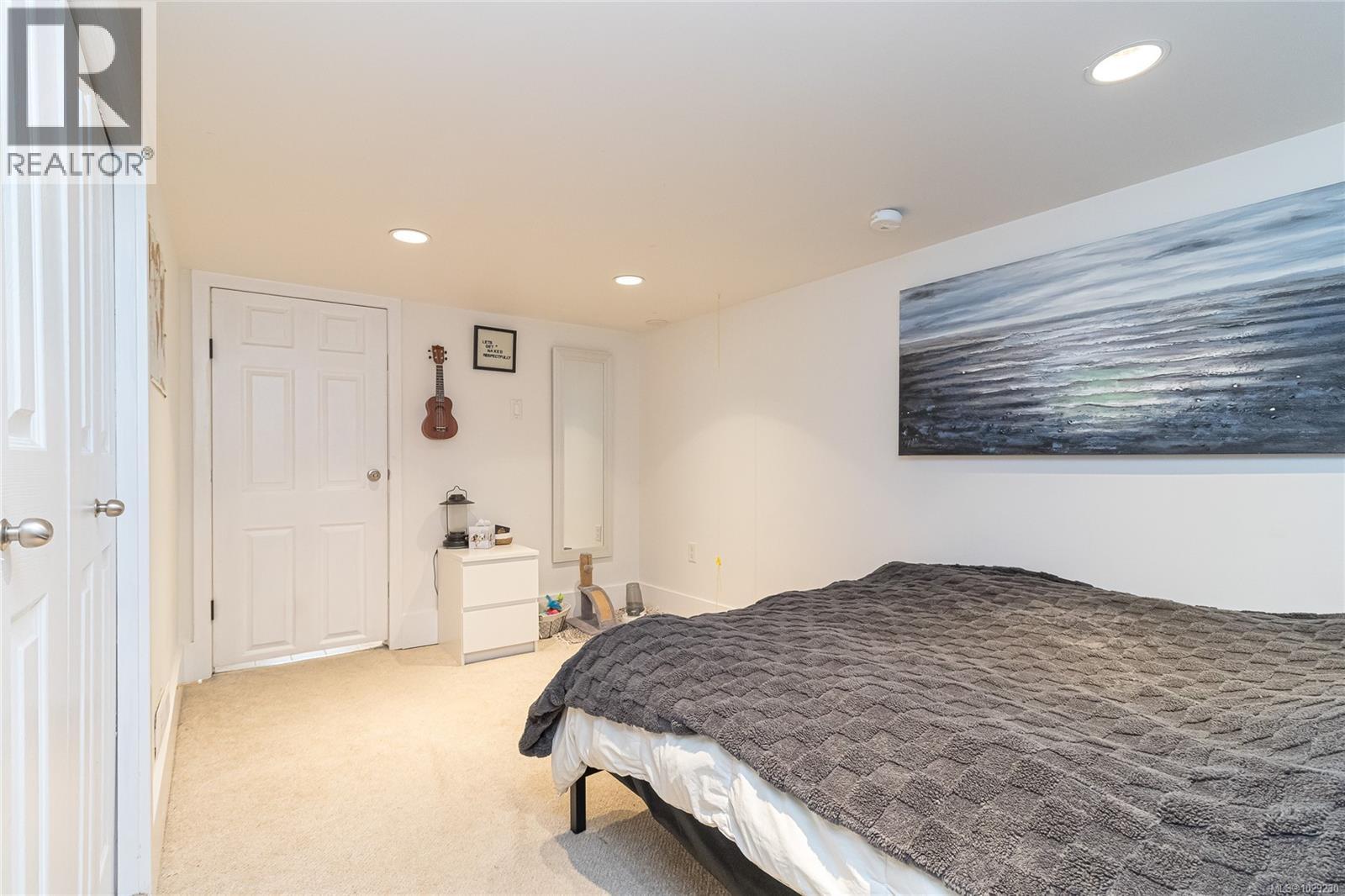 3074 Earl Grey St, Saanich, British Columbia  V9A 1W7 - Photo 37 - 1029230