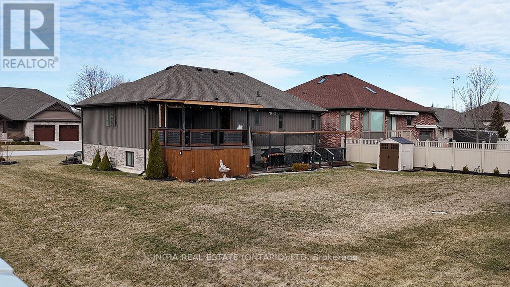 4011 Englehart Drive, Petrolia, Ontario  N0N 1R0 - Photo 37 - X13012556