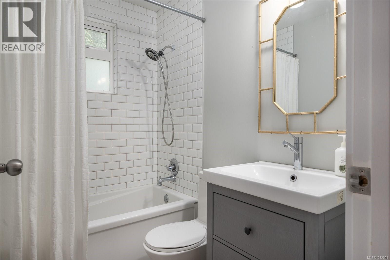 840 Mary Rd, Gabriola Island, British Columbia  V0R 1X3 - Photo 29 - 1032008