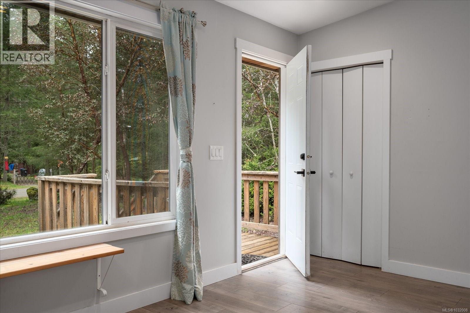 840 Mary Rd, Gabriola Island, British Columbia  V0R 1X3 - Photo 4 - 1032008