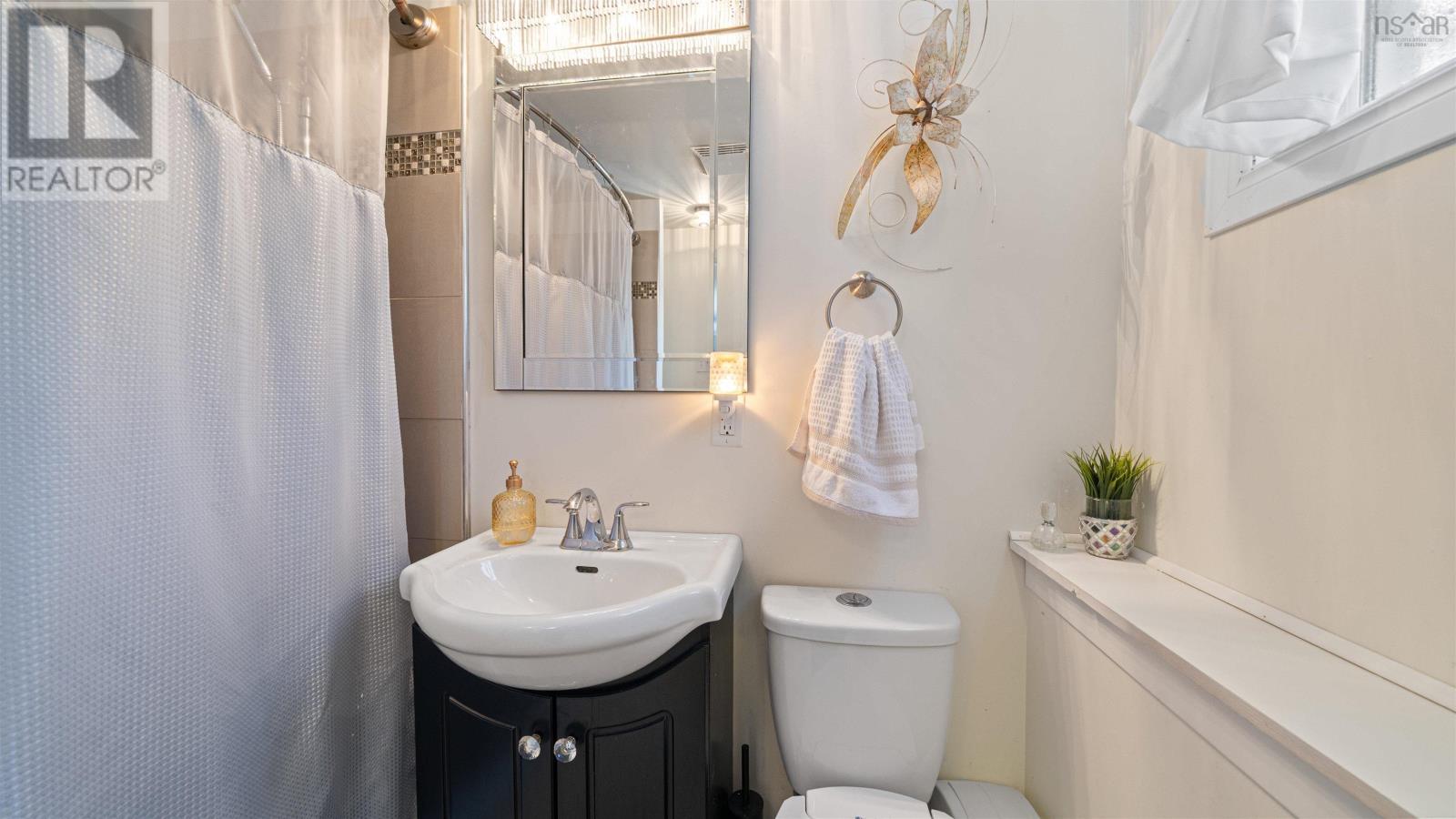 4 And 4a Chestnut Lane, Dartmouth, Nova Scotia  B2Y 3X2 - Photo 32 - 202607799