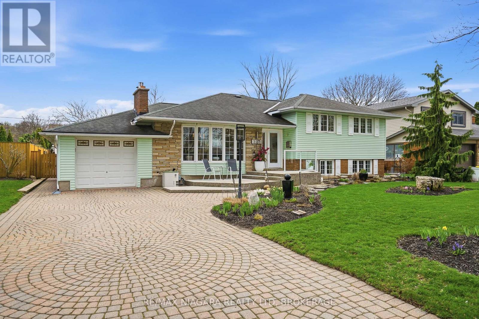 227 RIVERVIEW BOULEVARD, St. Catharines, Ontario