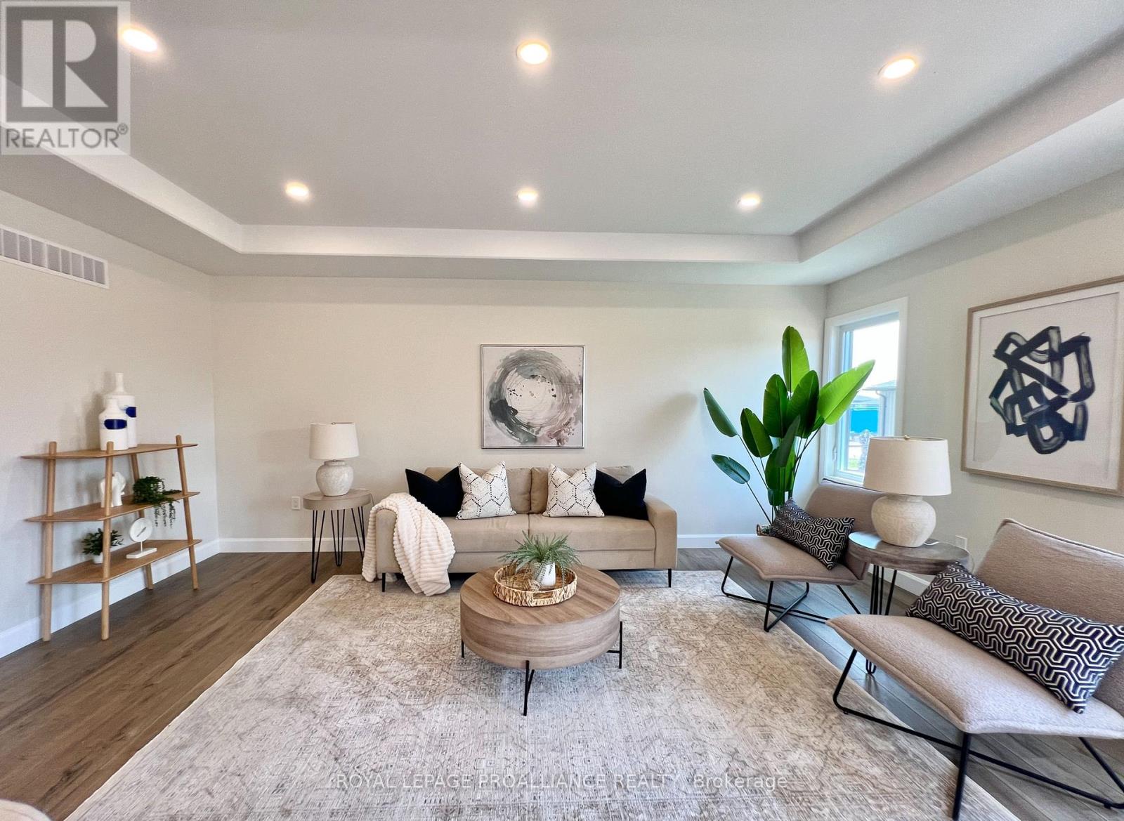 6 Horton Court, Belleville, Ontario  K8P 0H3 - Photo 4 - X12716468