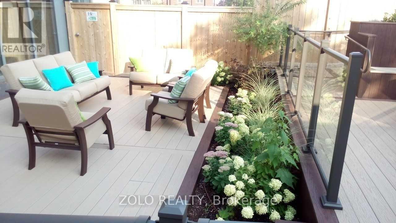 1001 - 300 Webb Drive, Mississauga, Ontario  L5B 3W3 - Photo 23 - W12881230