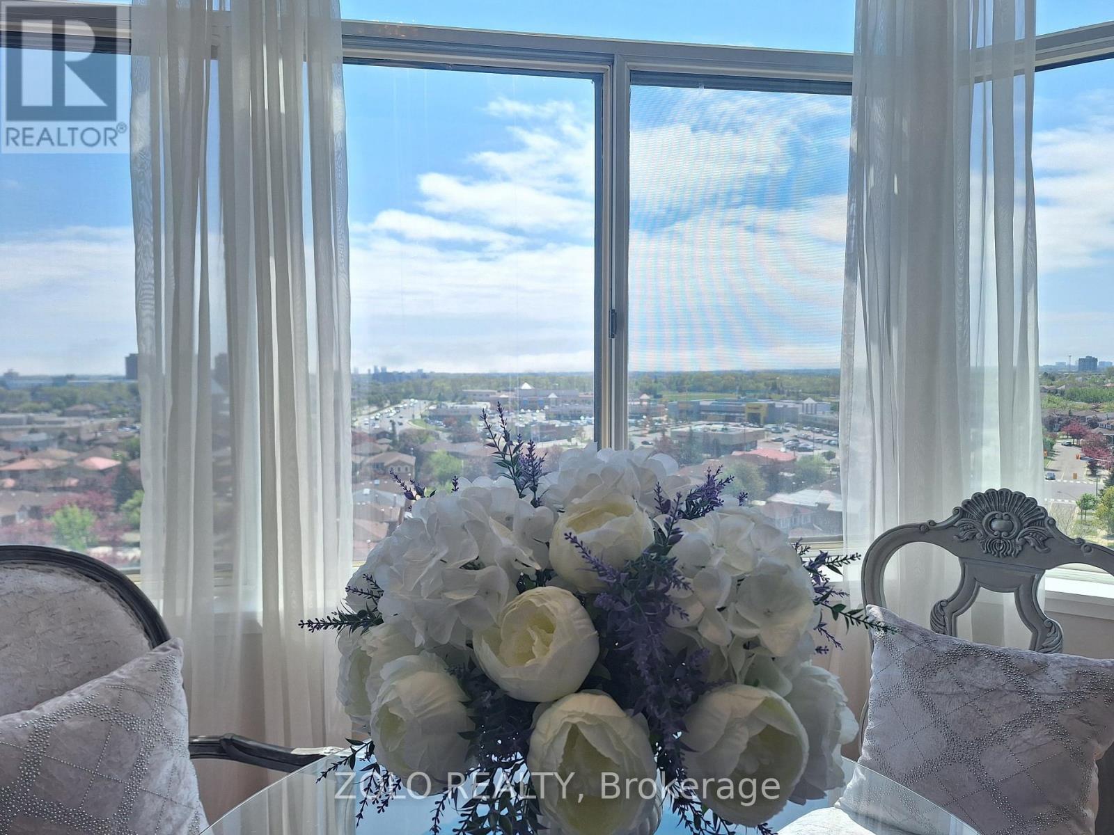 1001 - 300 Webb Drive, Mississauga, Ontario  L5B 3W3 - Photo 4 - W12881230