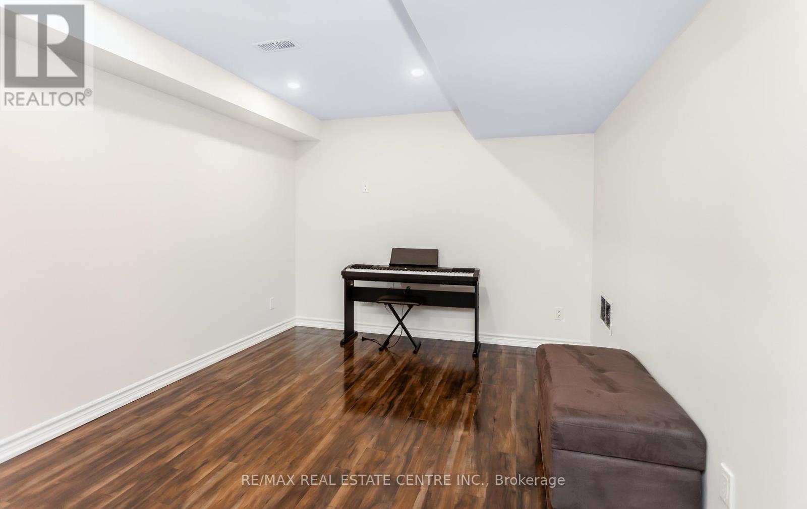 157 Niagara Trail, Halton Hills, Ontario  L7G 0H4 - Photo 38 - W13011486