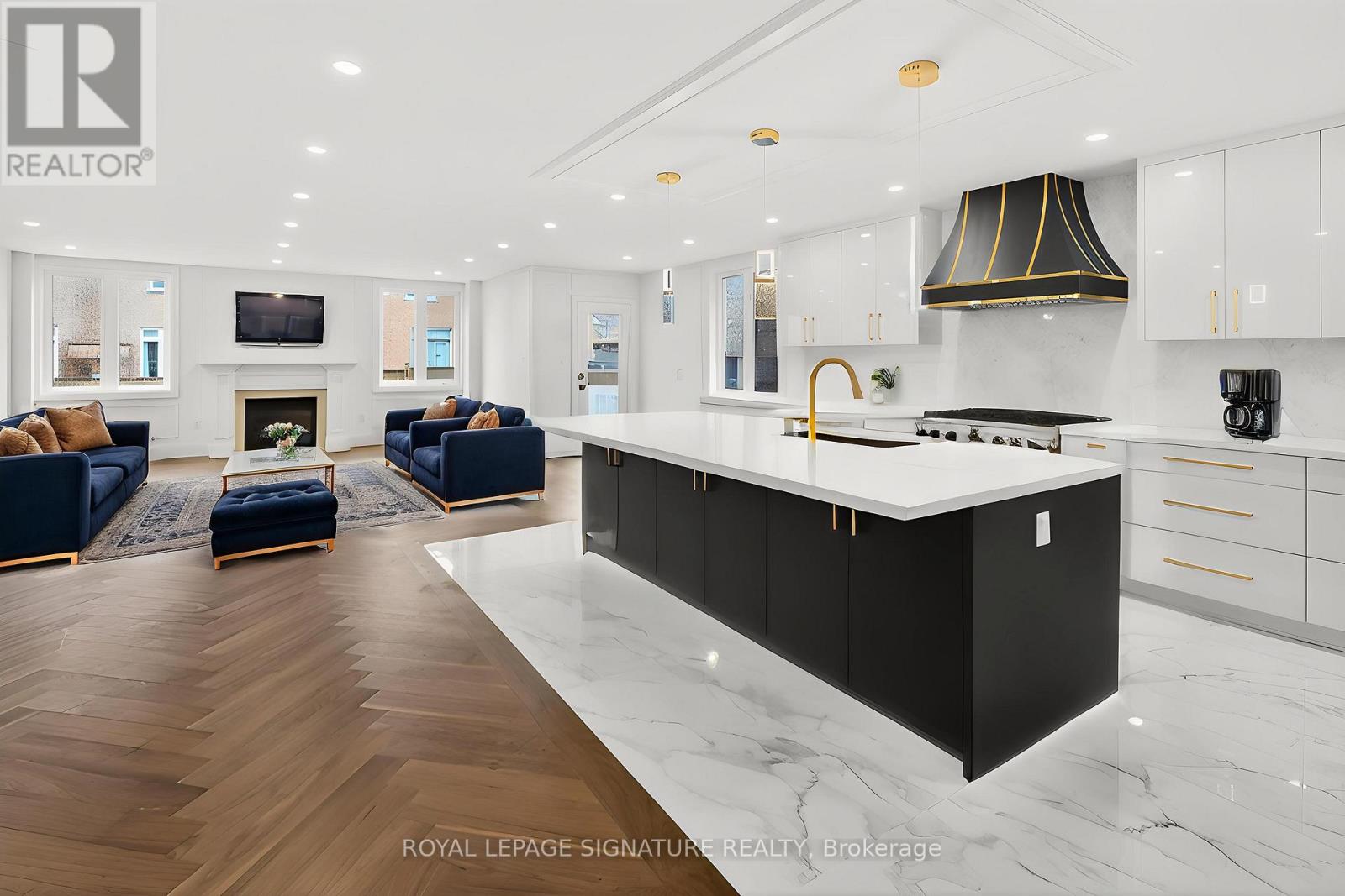 5180 Littlebend Drive, Mississauga, Ontario  L5M 8B7 - Photo 7 - W13012448