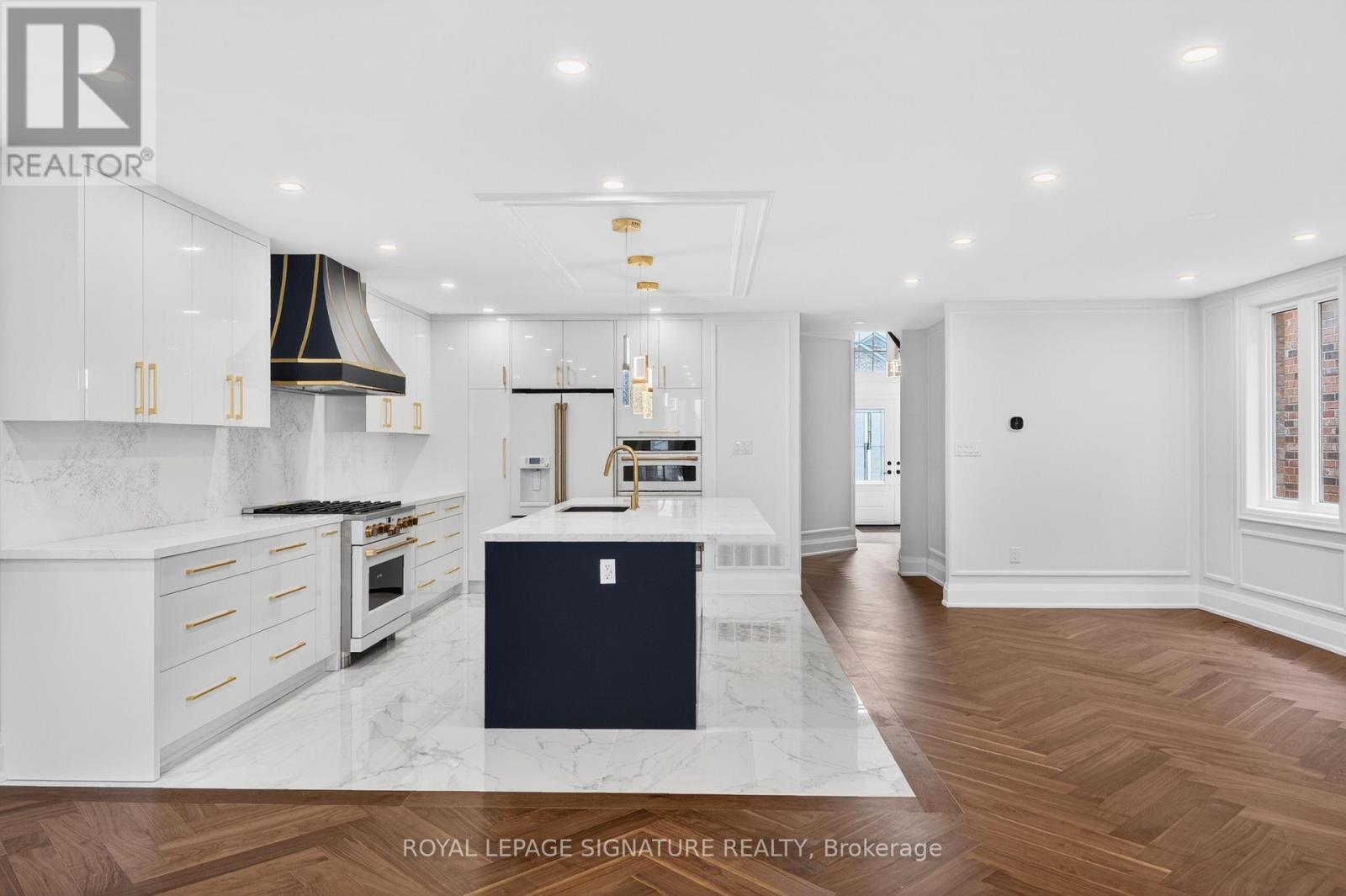 5180 Littlebend Drive, Mississauga, Ontario  L5M 8B7 - Photo 10 - W13012448