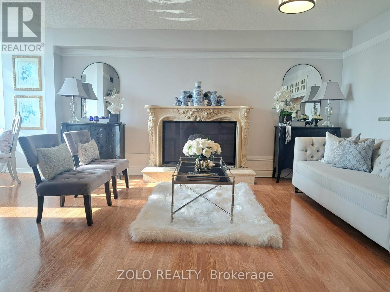 1001 - 300 Webb Drive, Mississauga, Ontario  L5B 3W3 - Photo 2 - W12881230
