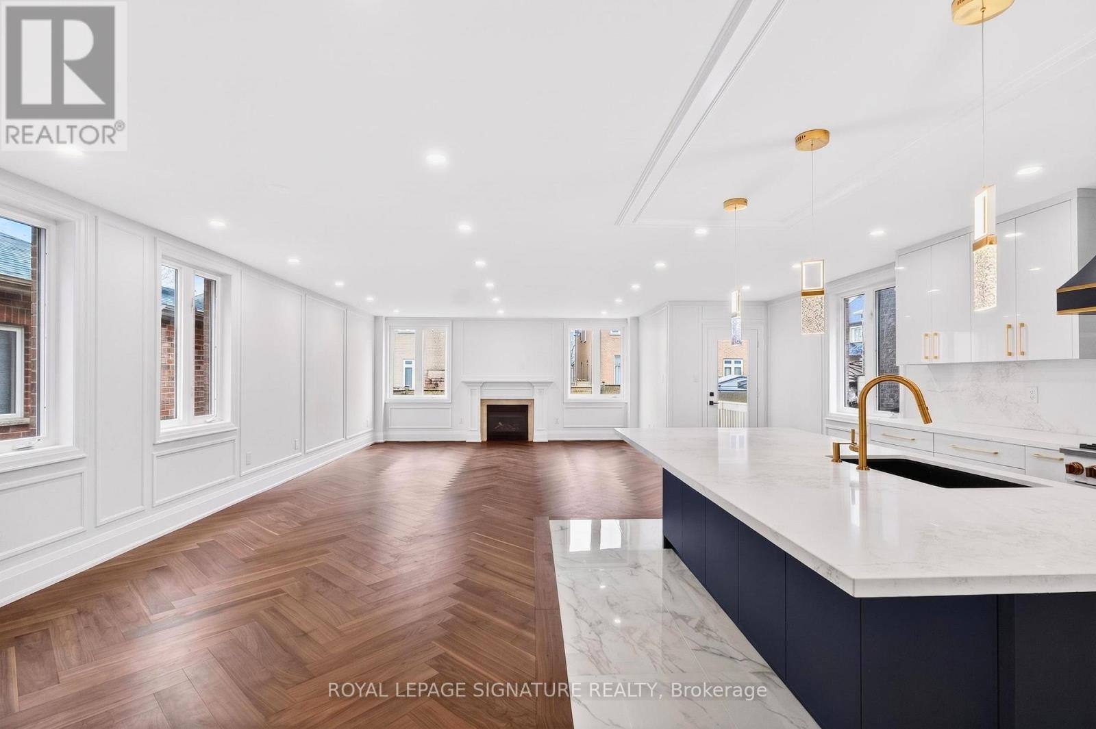 5180 Littlebend Drive, Mississauga, Ontario  L5M 8B7 - Photo 4 - W13012448