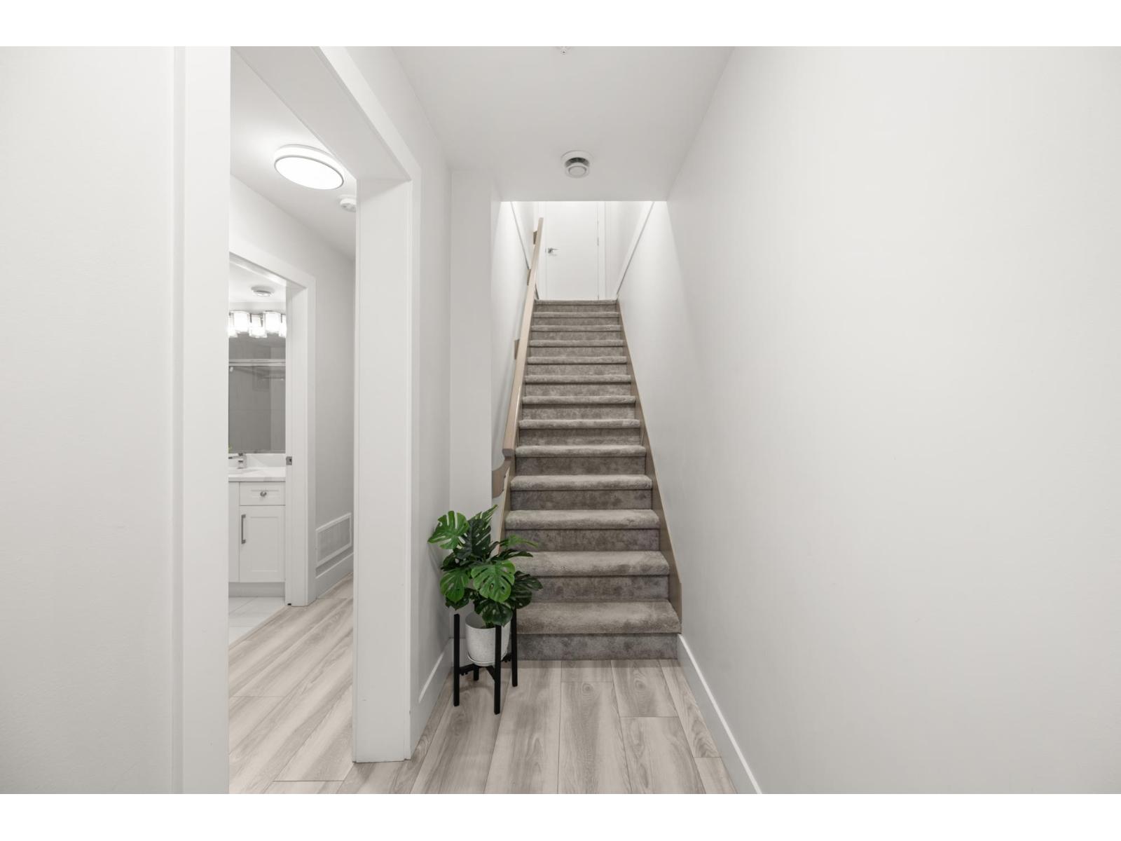 23 19631 55a Avenue, Langley, British Columbia  V3A 0L5 - Photo 3 - R3098606