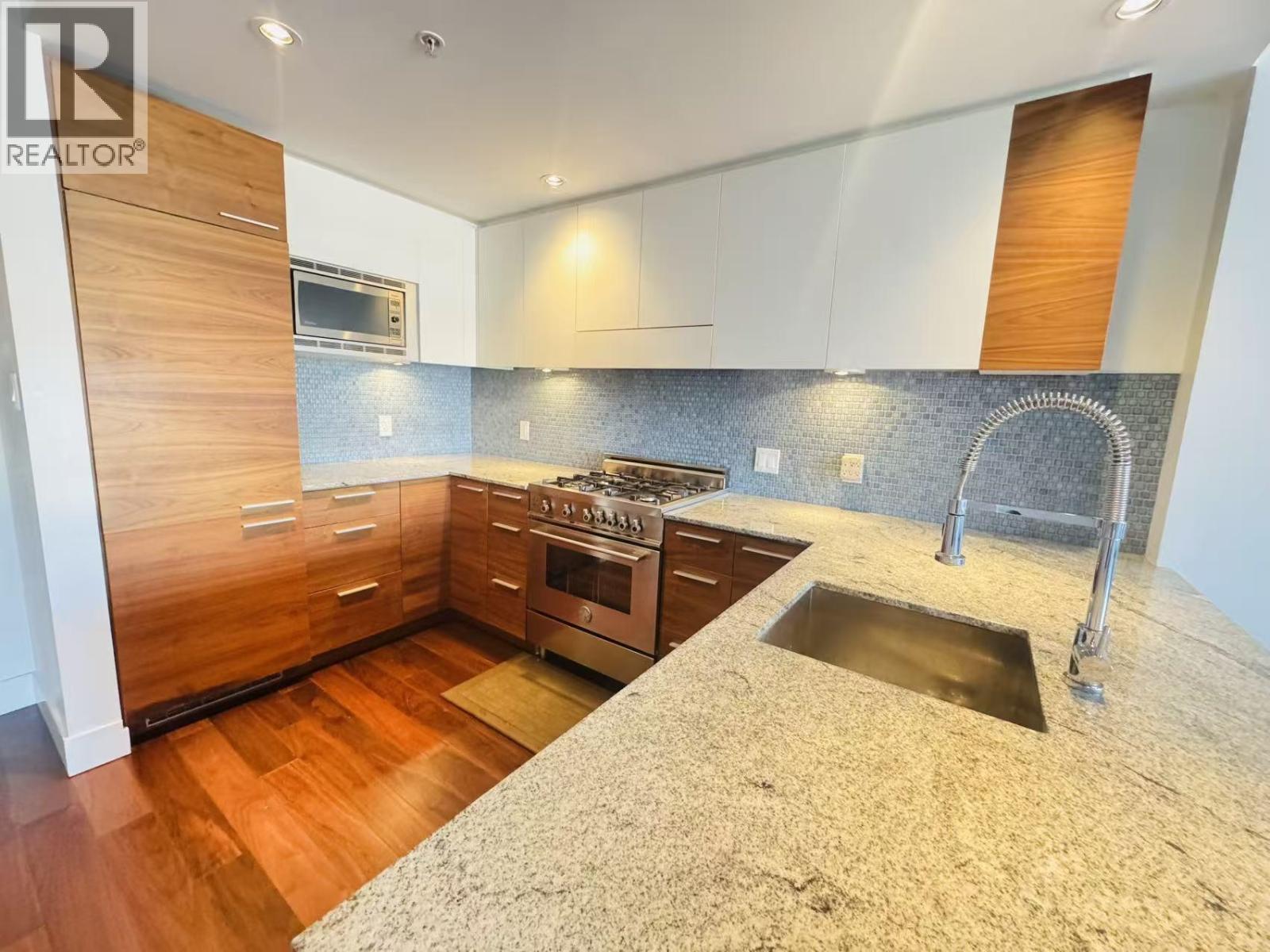 4375 West 10th Avenue, Vancouver, British Columbia  V6R 2H6 - Photo 3 - R3112695